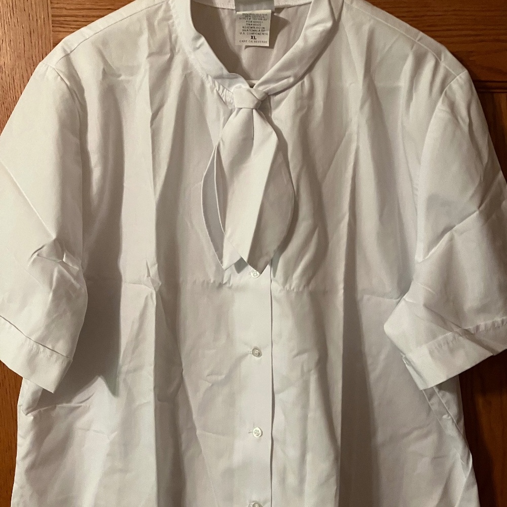 Women’s blouse with attached tie